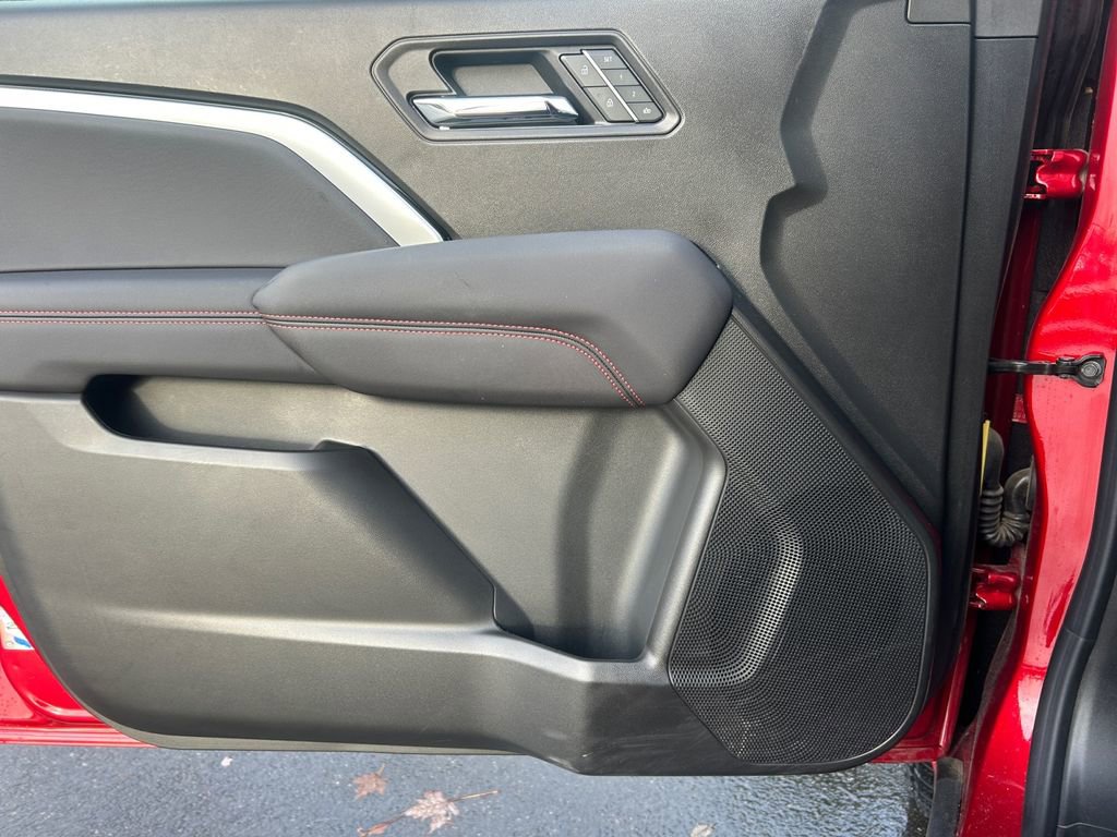 Used 2025 Chevrolet Colorado Z71 w/ Technology Package image 22