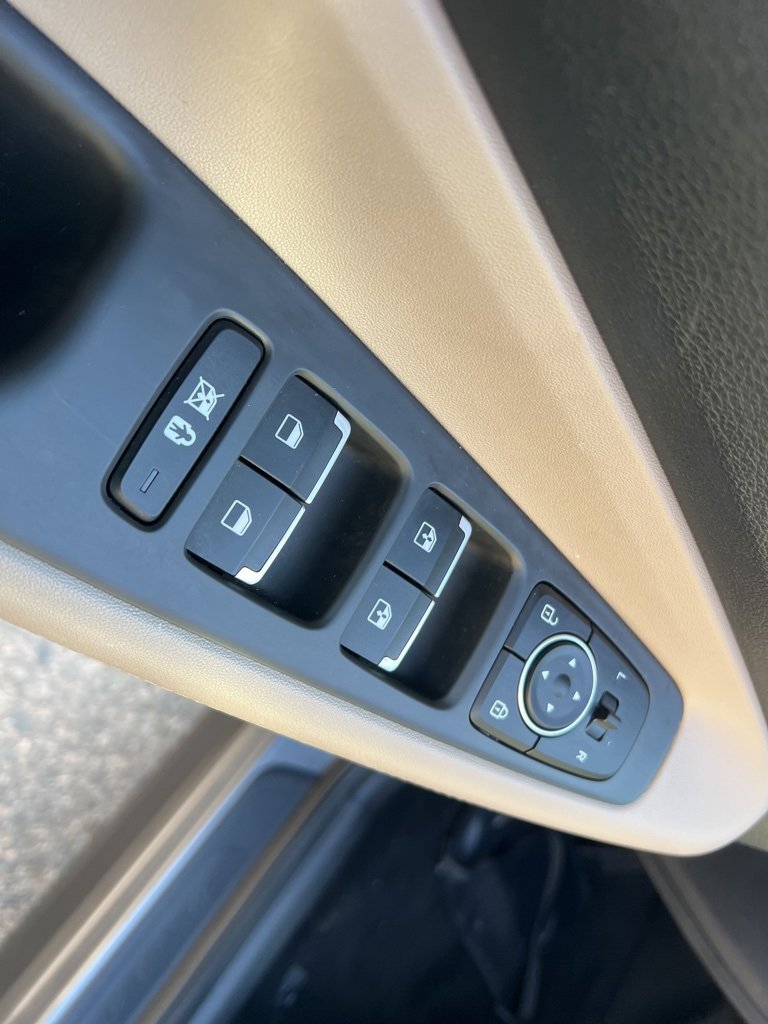 Used 2020 Hyundai Santa Fe SEL w/ Cargo Package image 10