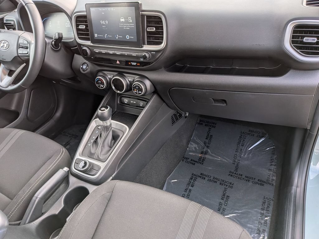 Used 2025 Hyundai Venue SEL FWD image 30