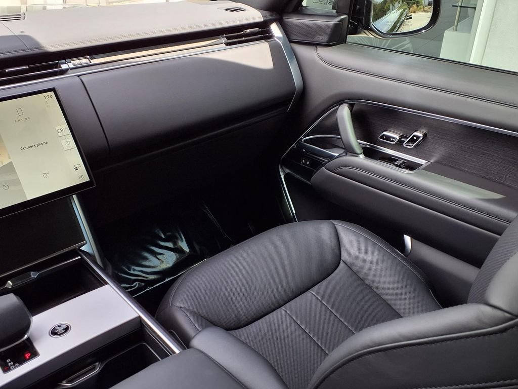Certified 2025 Land Rover Range Rover SE AWD/4WD image 22