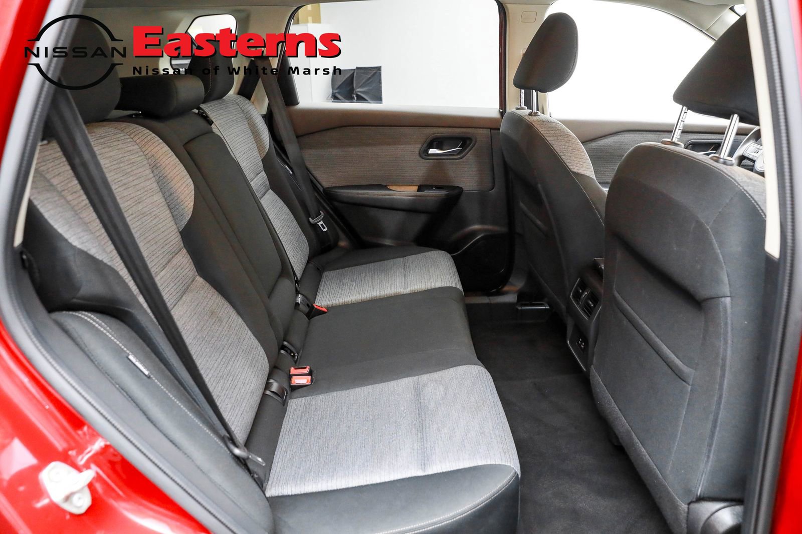 Used 2022 Nissan Rogue SV image 55