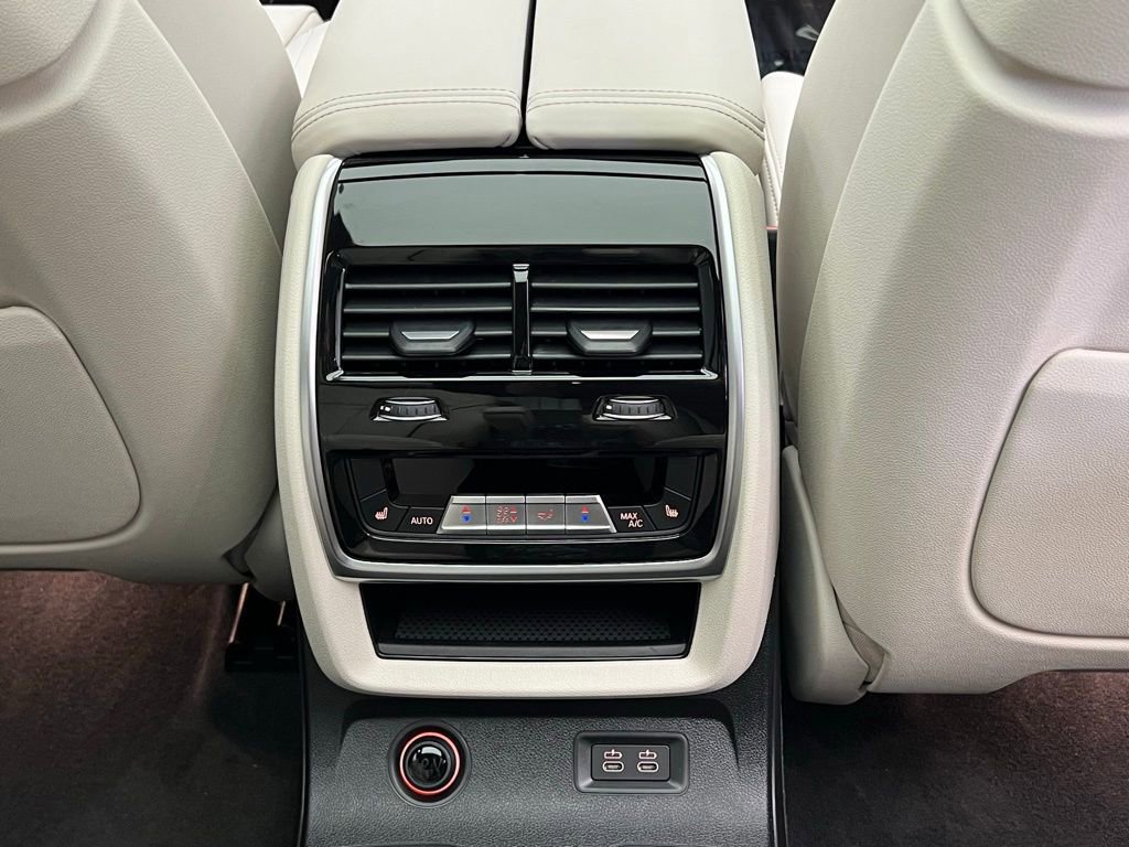 New 2026 BMW X7 xDrive40i w/ M Sport Package image 10
