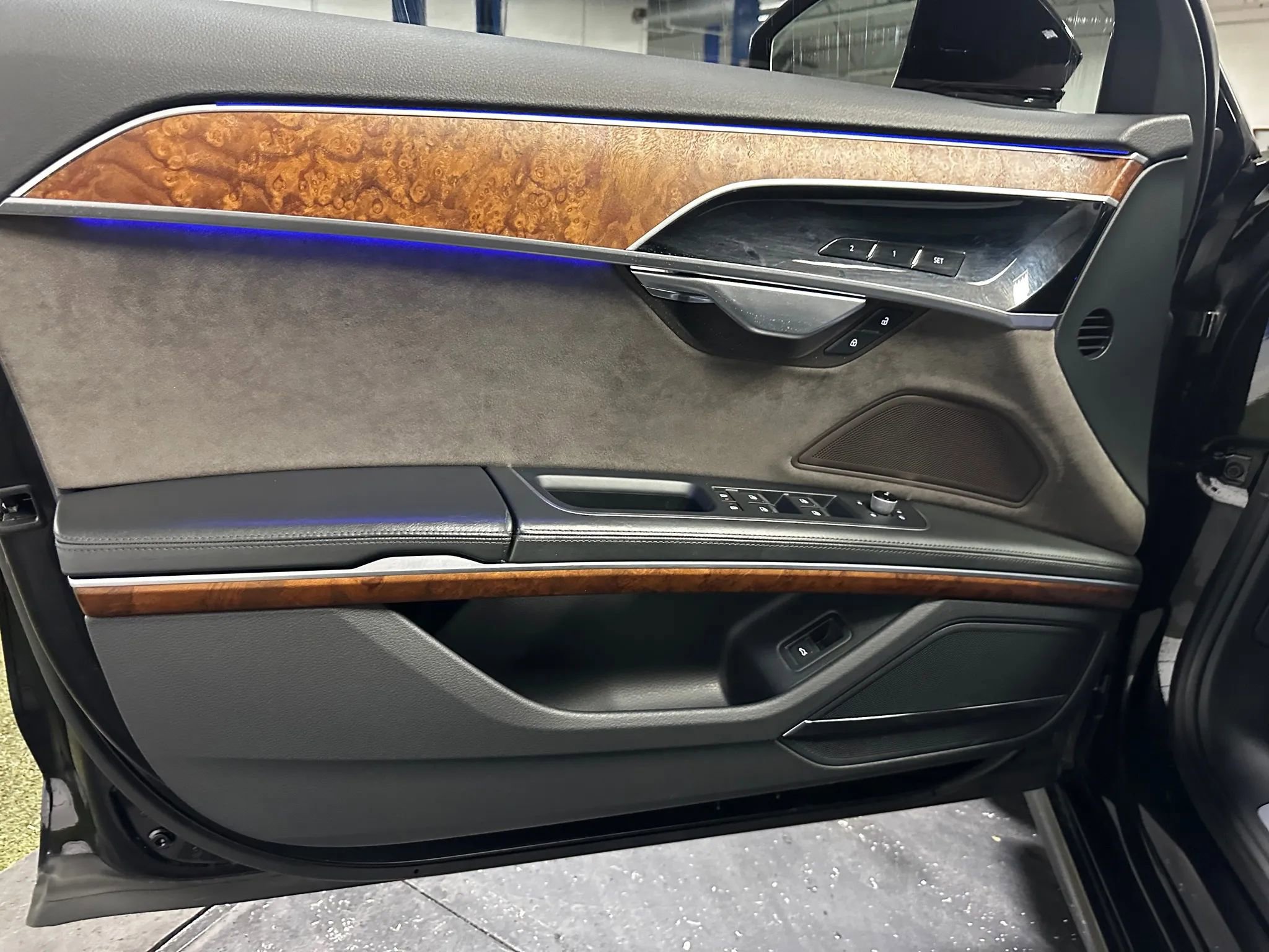 Used 2020 Audi A8 L 4.0T image 12