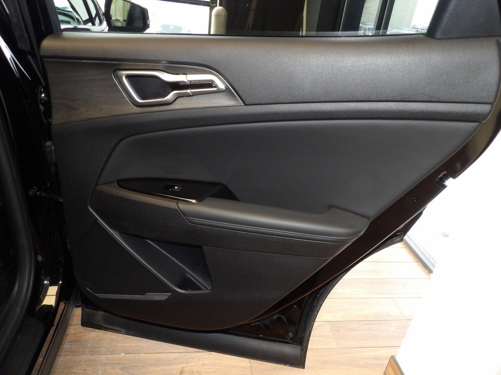 Used 2023 Kia Sportage X-Line w/ X-Line Premium Package image 16