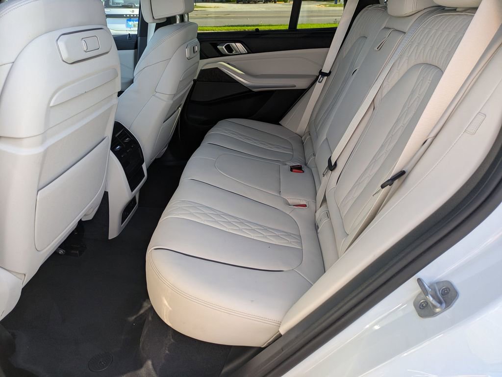 Used 2025 BMW X5 xDrive40i w/ Executive Package image 22