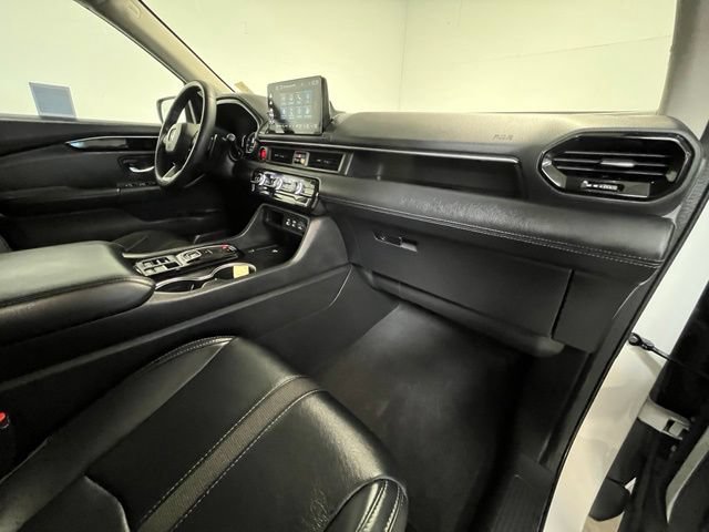 Used 2025 Honda Pilot Touring image 11