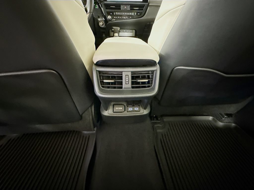 Certified 2025 Lexus ES 300h Ultra Luxury FWD image 26