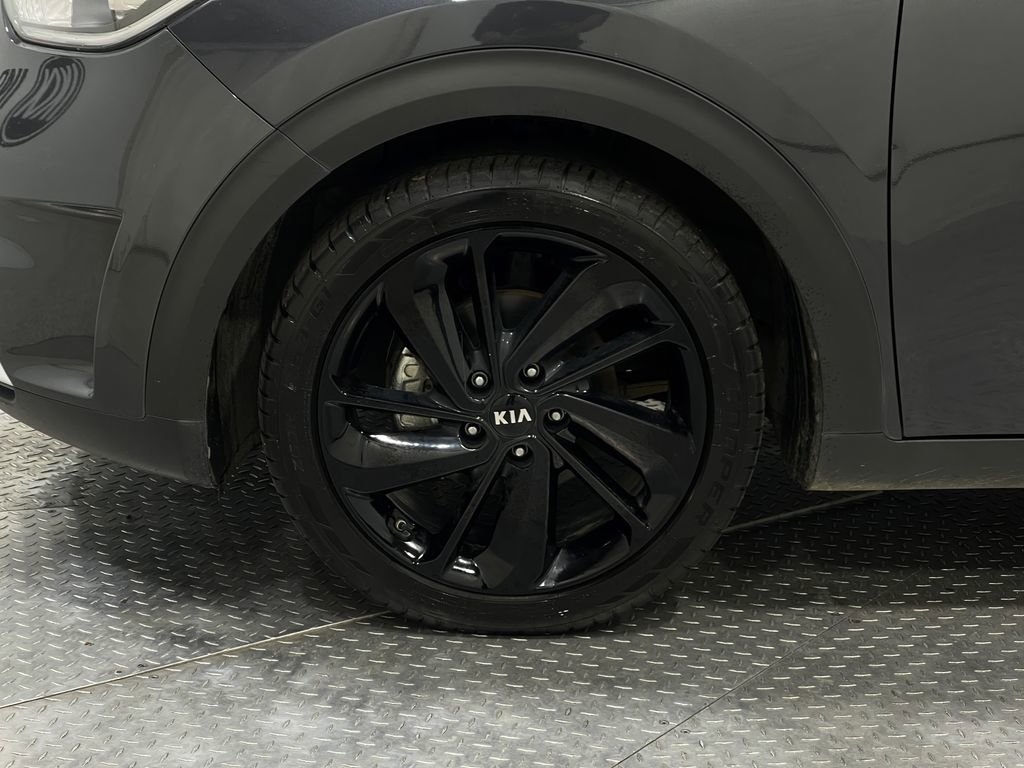 Used 2018 Kia Niro EX w/ EX Touring Graphite Edition image 34
