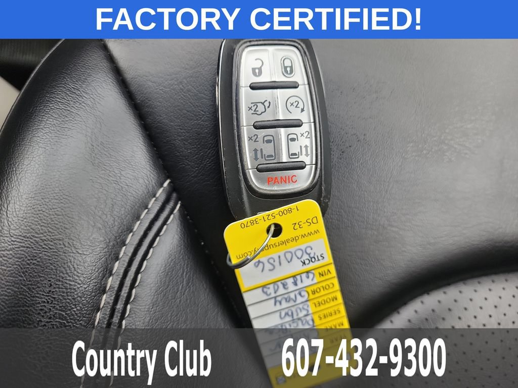 Used 2023 Chrysler Pacifica Touring-L FWD image 35