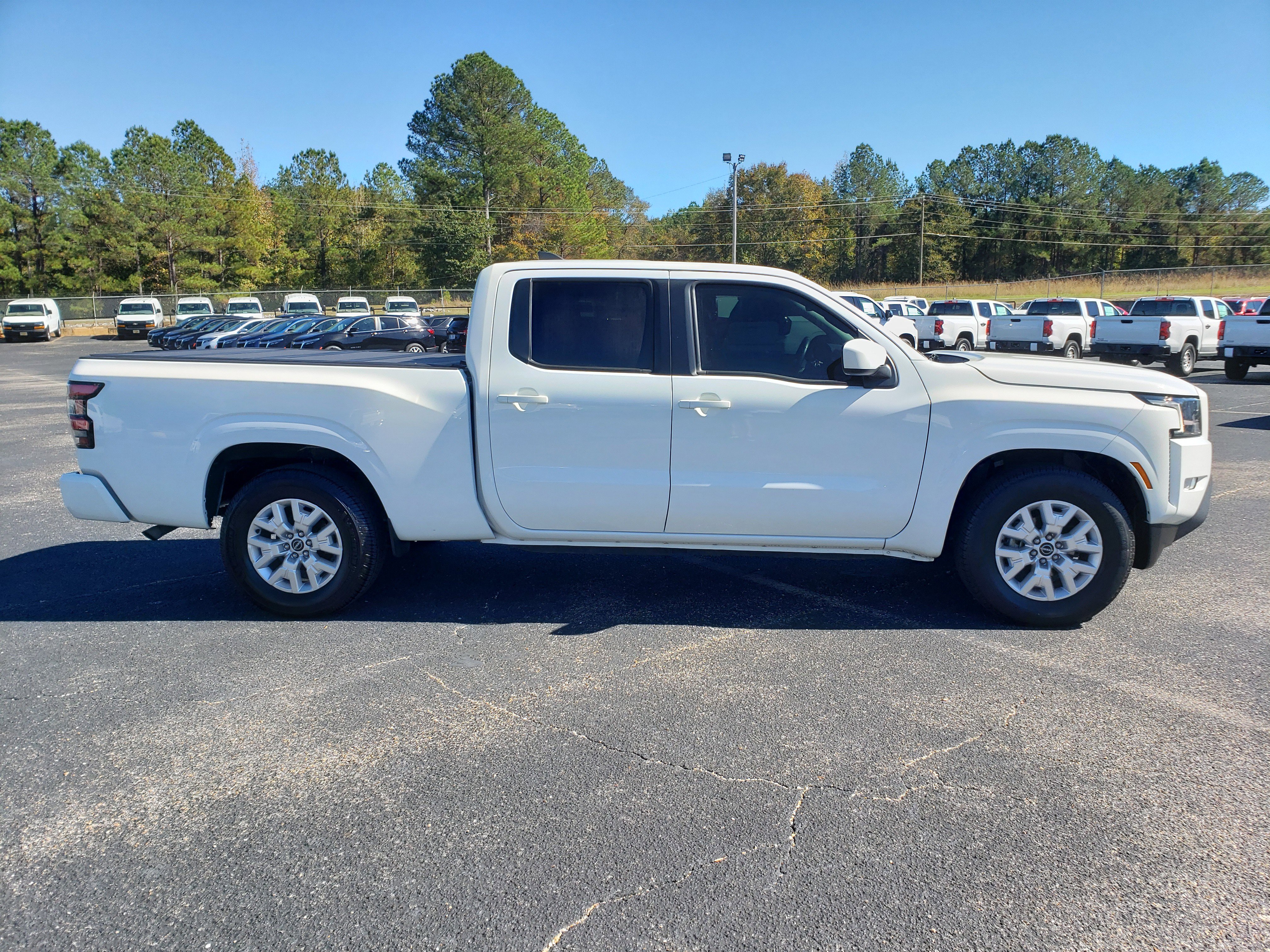 Used 2022 Nissan Frontier SV w/ Technology Package image 5