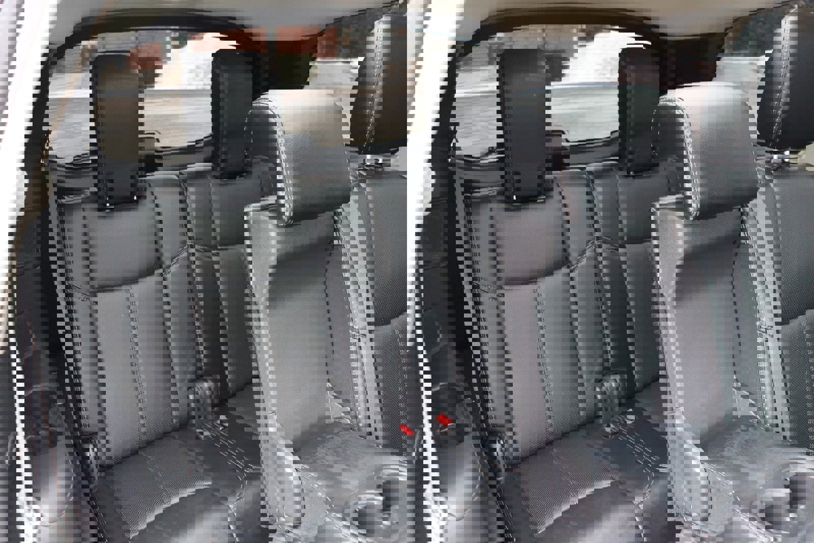 Used 2014 Nissan Pathfinder Platinum w/ Platinum Premium Package image 16