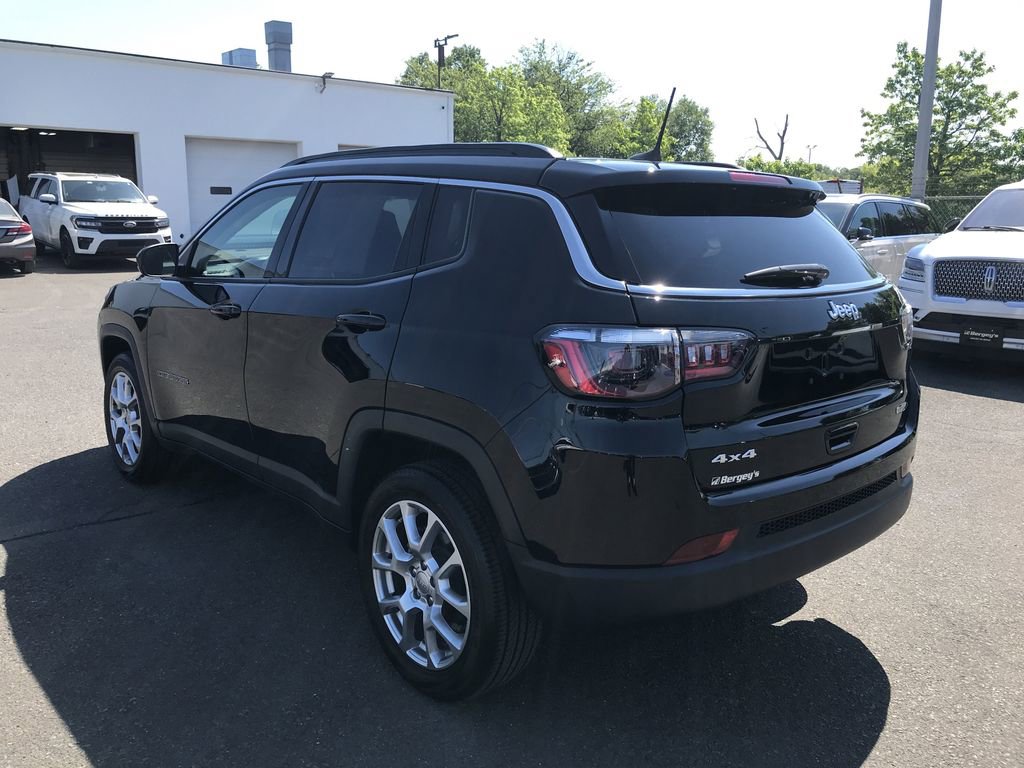 Used 2022 Jeep Compass Latitude AWD/4WD image 3