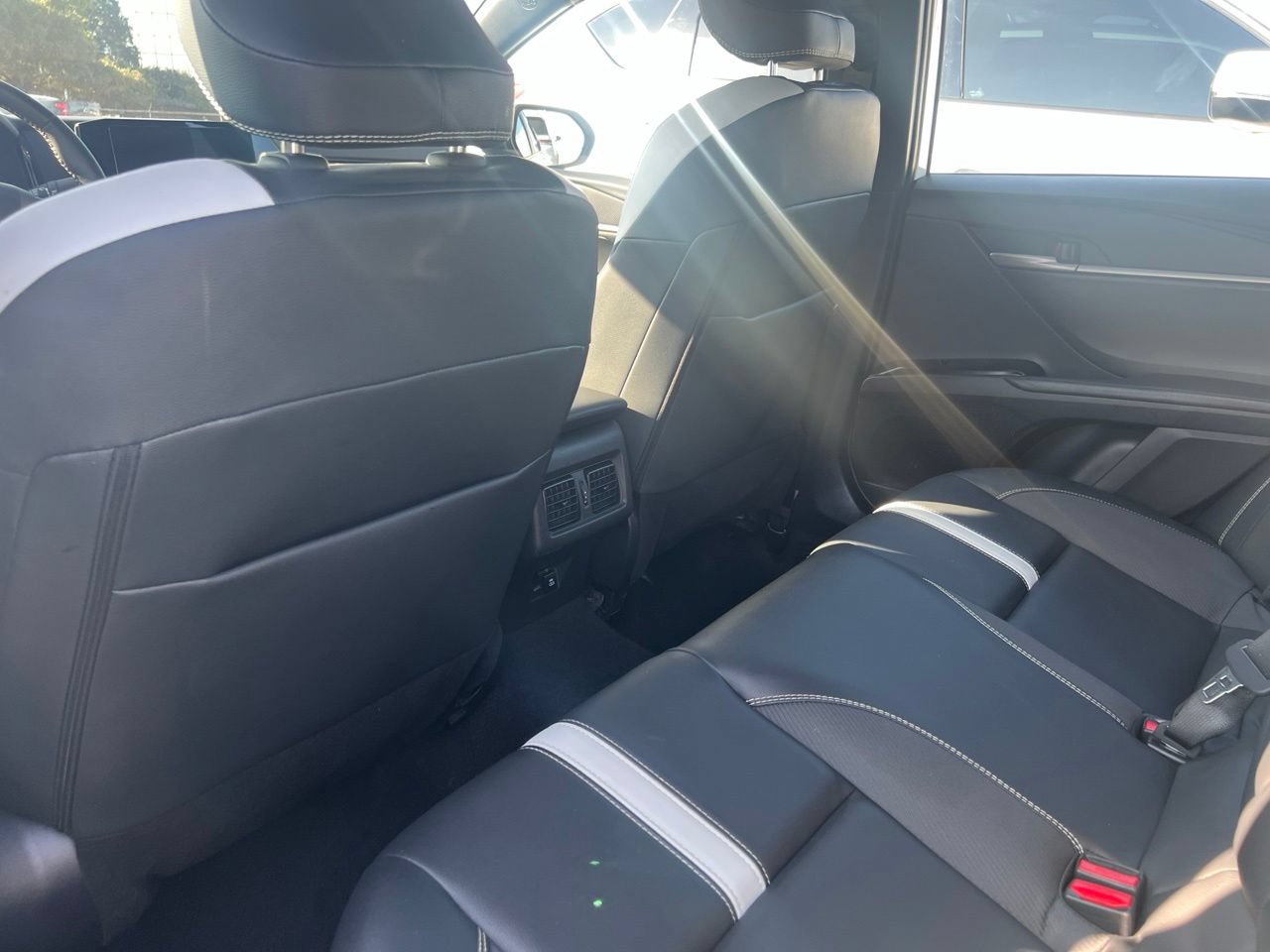 Used 2025 Toyota Camry SE FWD image 11