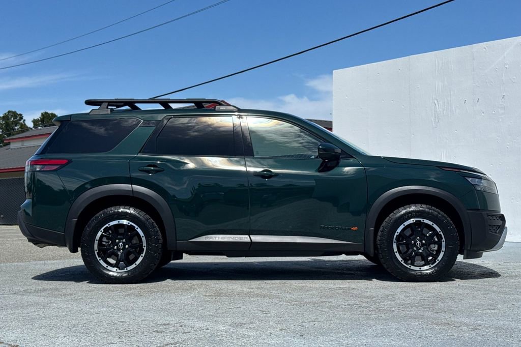 Used 2025 Nissan Pathfinder Rock Creek AWD/4WD image 2