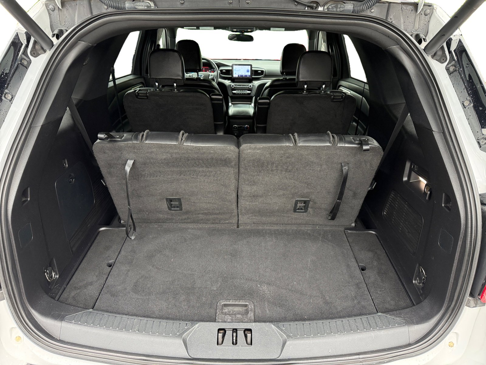 Used 2020 Ford Explorer XLT w/ Equipment Group 202A RWD image 17