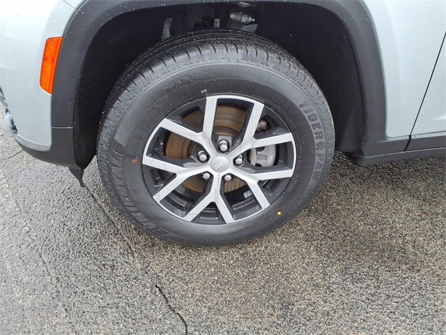 Used 2023 Jeep Grand Cherokee L Limited w/ Trailer Tow Group (B) image 9