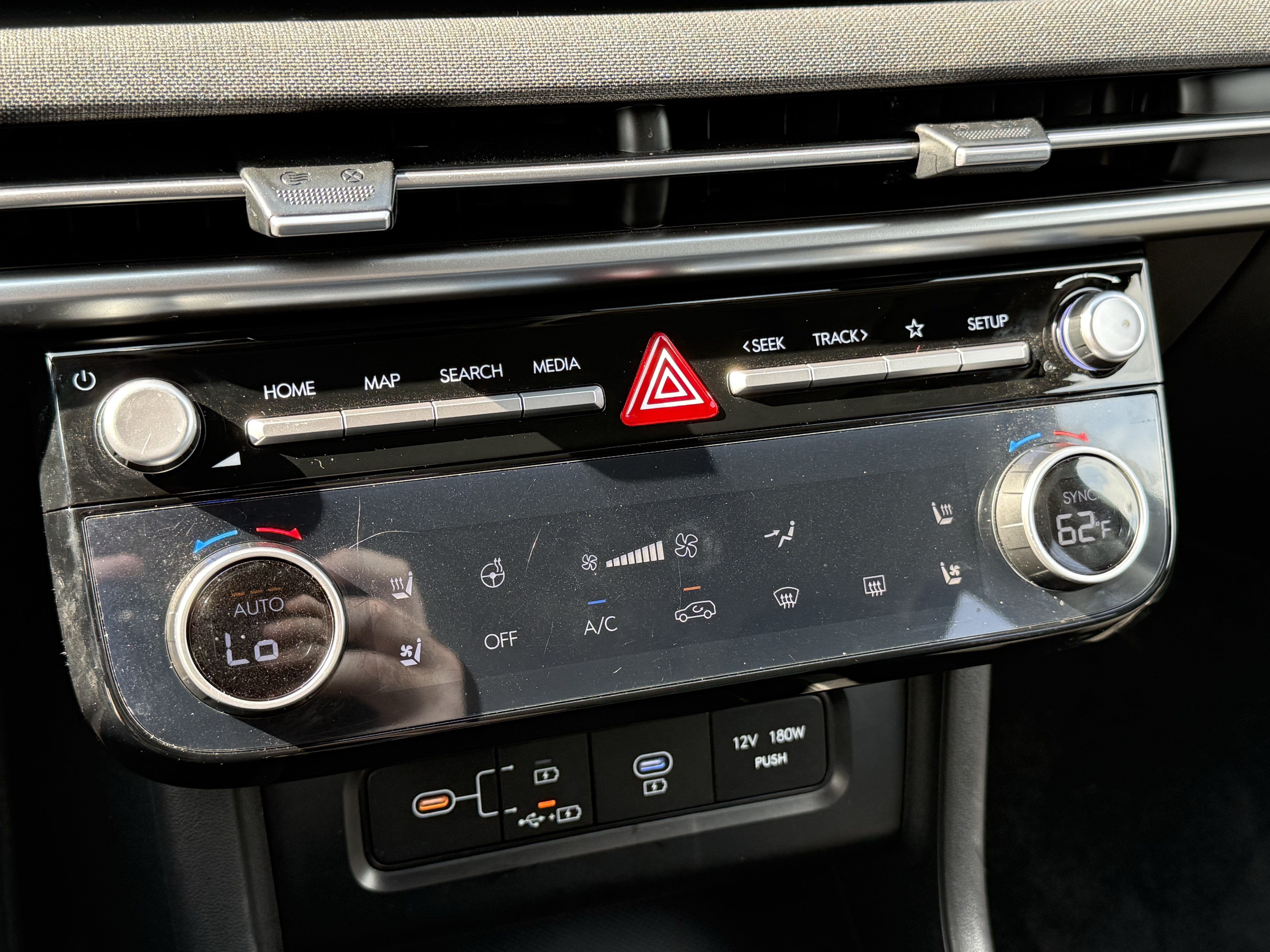 Used 2025 Hyundai Tucson Limited FWD image 21