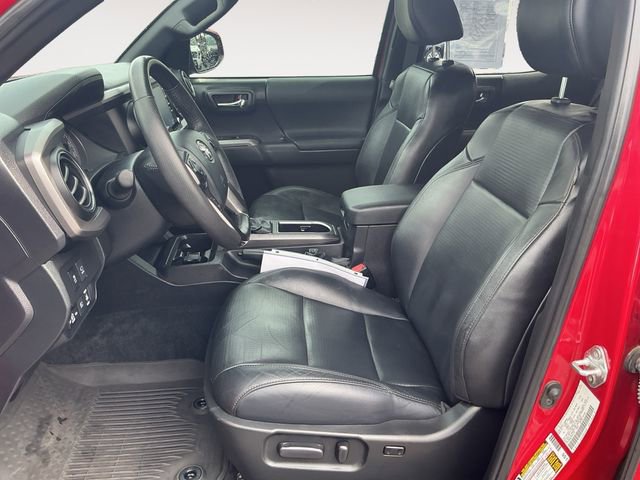 Used 2023 Toyota Tacoma TRD Off-Road w/ TRD Premium Off Road Package image 9