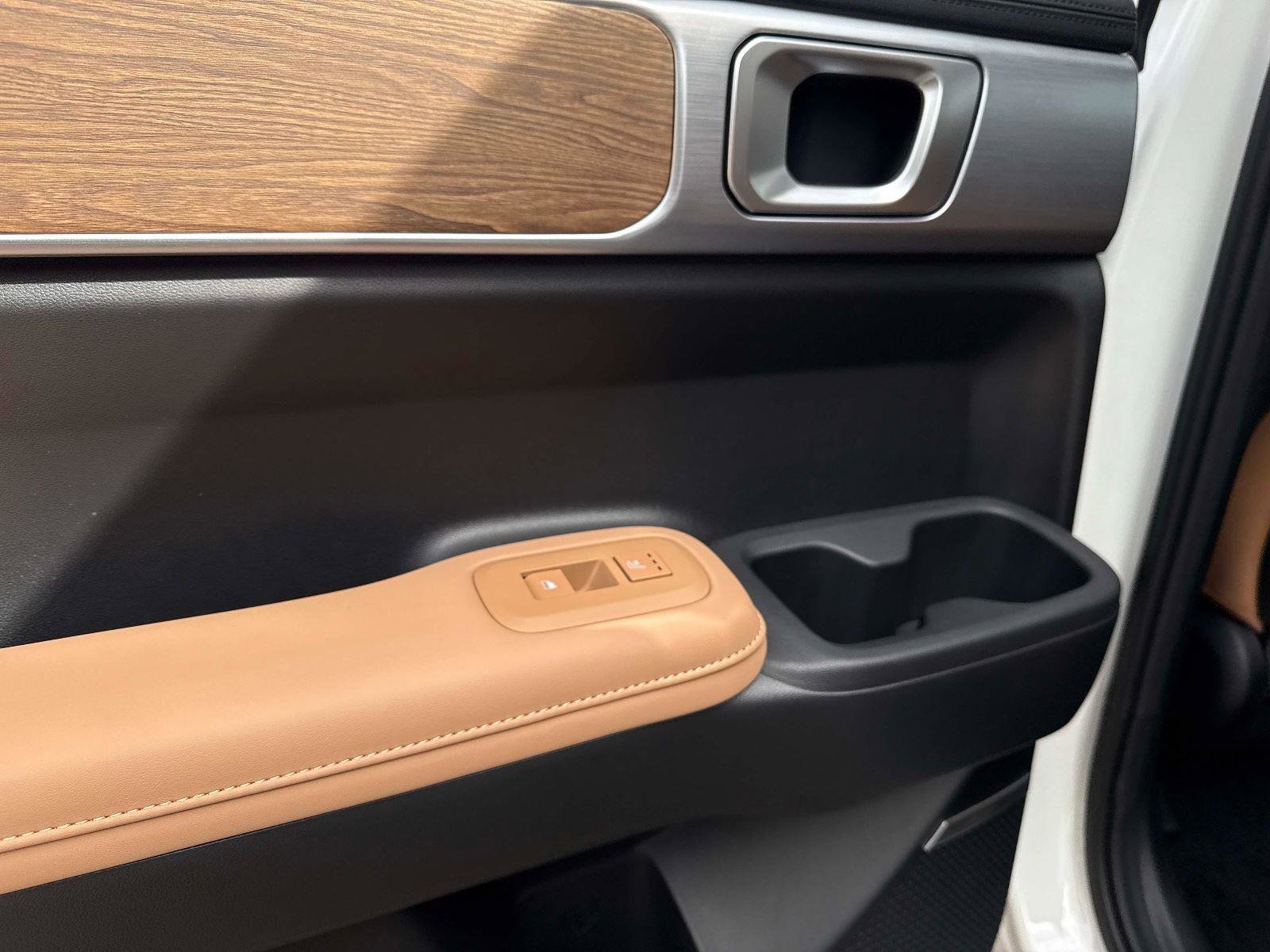 Certified 2025 Hyundai Santa Fe Limited image 12