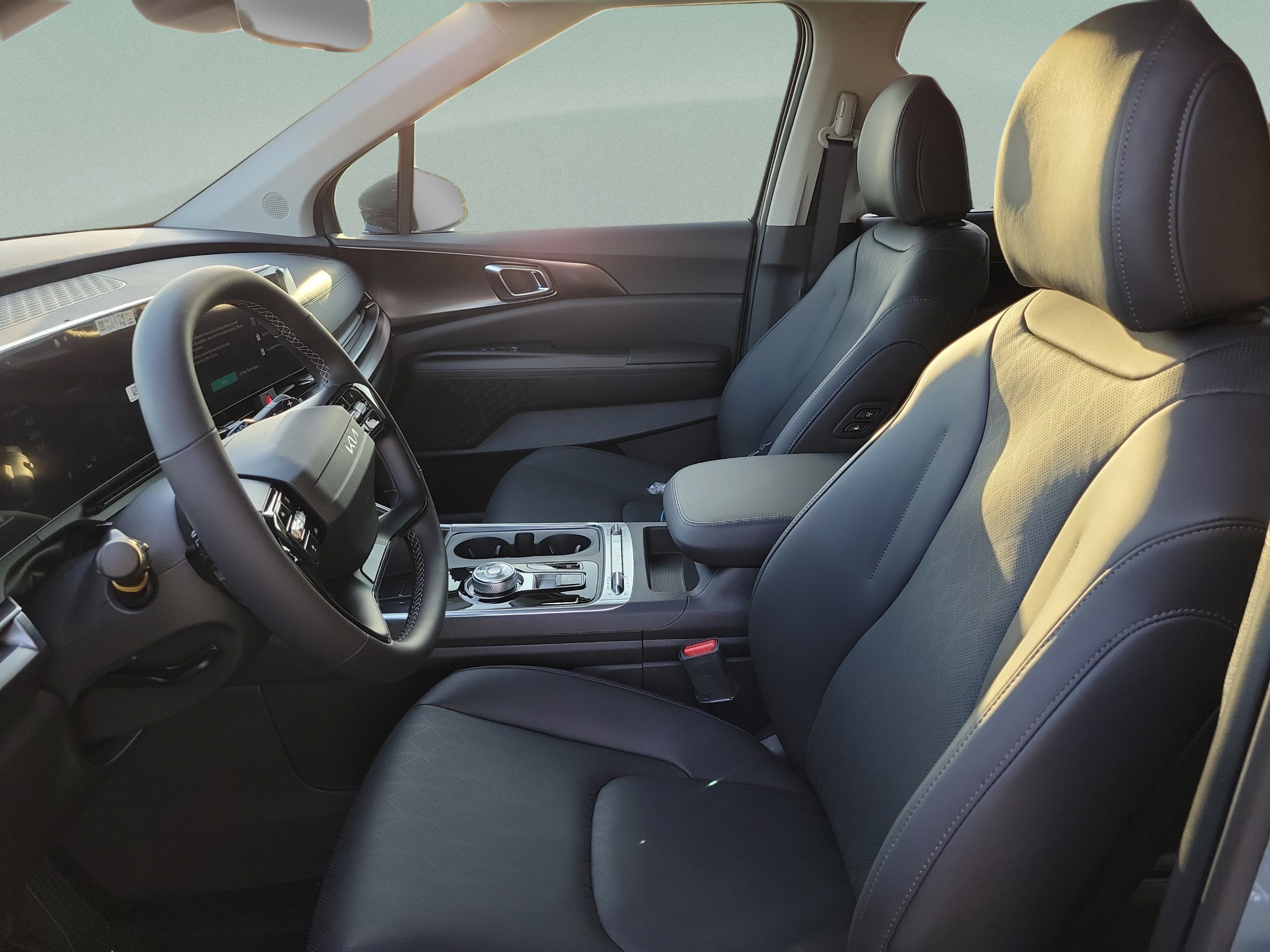 New 2027 Kia Carnival SX w/ Dark Edition Package FWD image 15