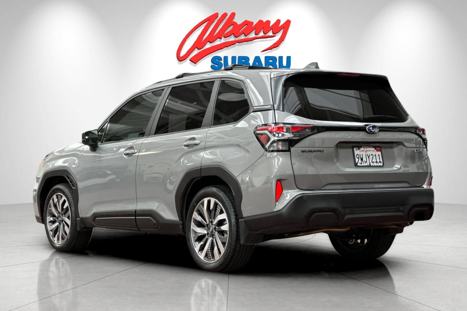 Used 2025 Subaru Forester Touring w/ Popular Package - Touring AWD/4WD image 7