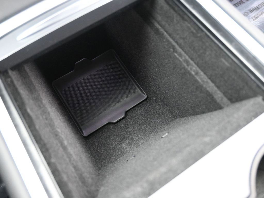 Used 2023 Tesla Model 3 Standard Range image 32