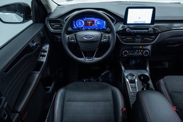 Used 2022 Ford Escape SEL w/ SEL Stealth AWD Package image 3