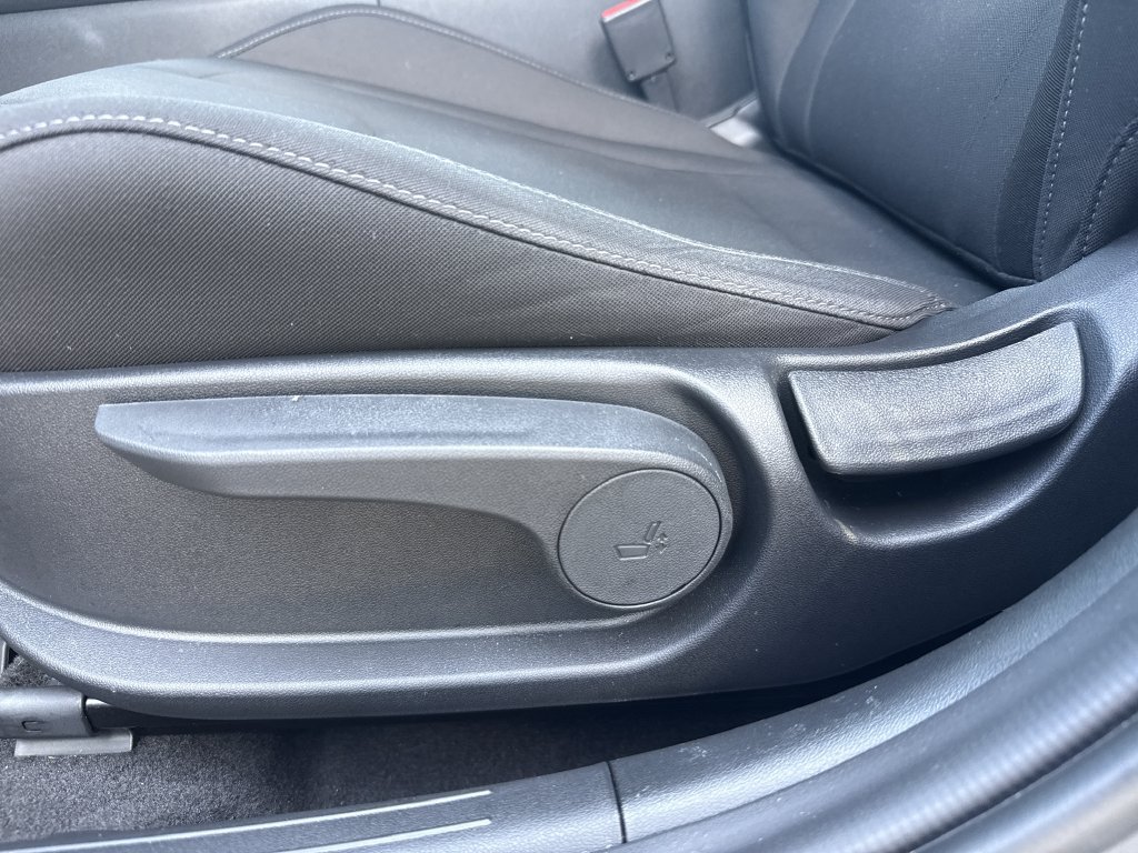 Certified 2025 Hyundai Elantra Sport FWD image 10