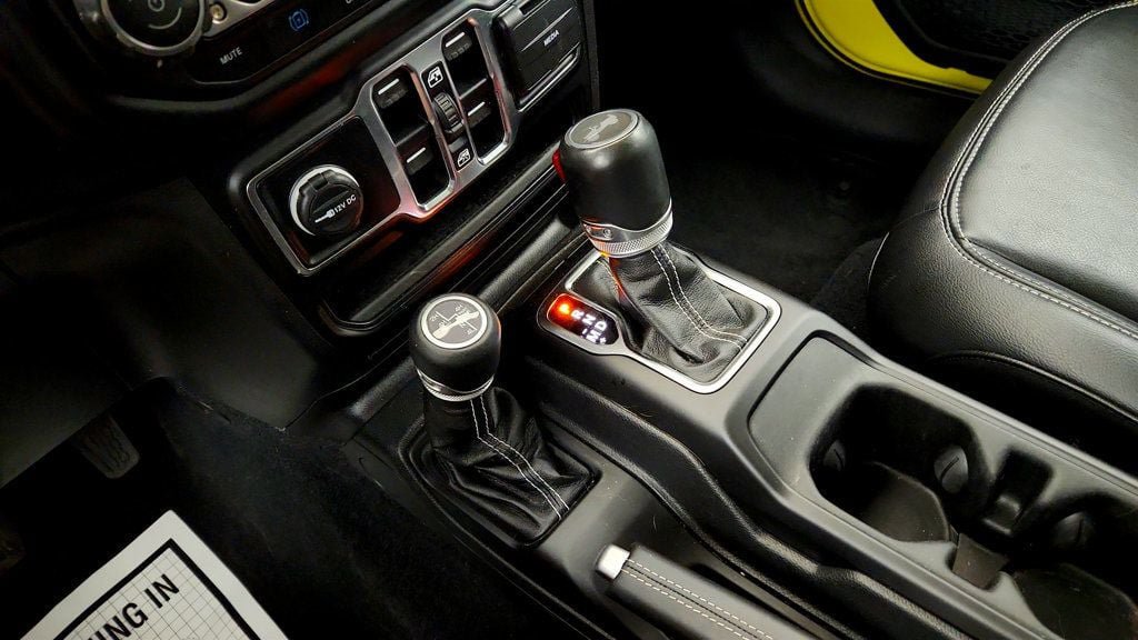 Used 2023 Jeep Wrangler Unlimited Sahara w/ Cold Weather Group AWD/4WD image 15