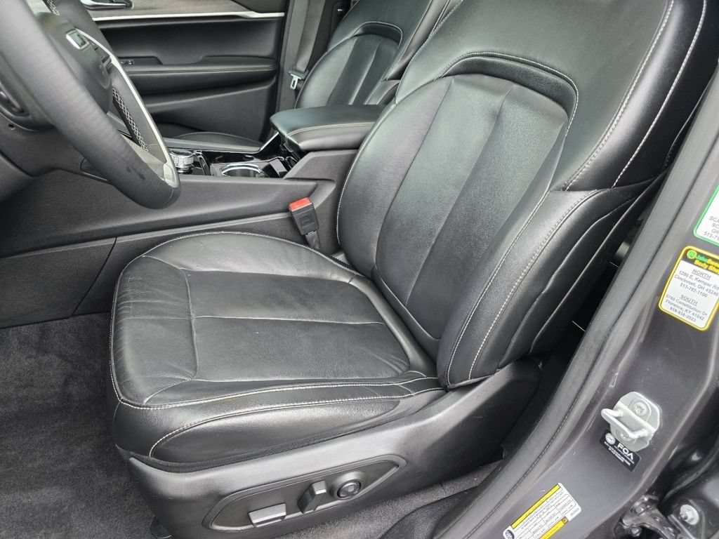 Used 2021 Jeep Grand Cherokee L Limited RWD image 23
