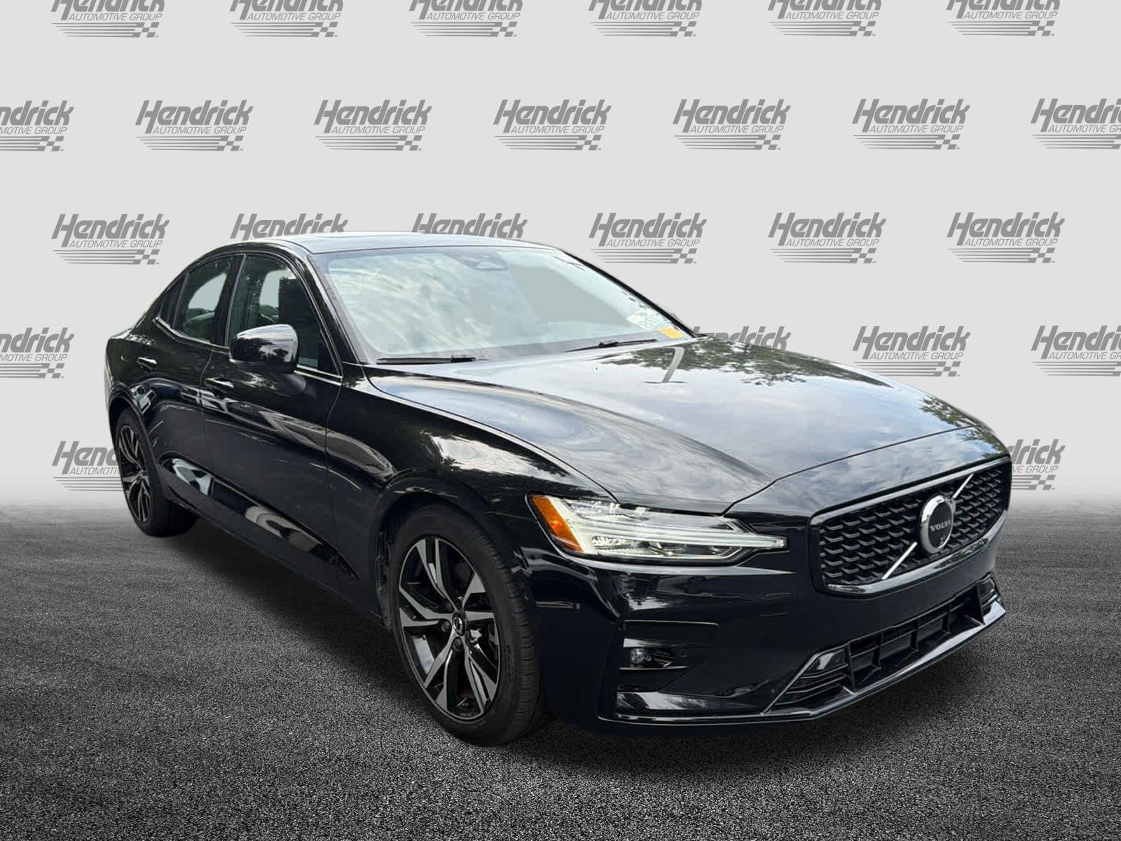 Used 2025 Volvo S60 B5 Plus FWD image 2
