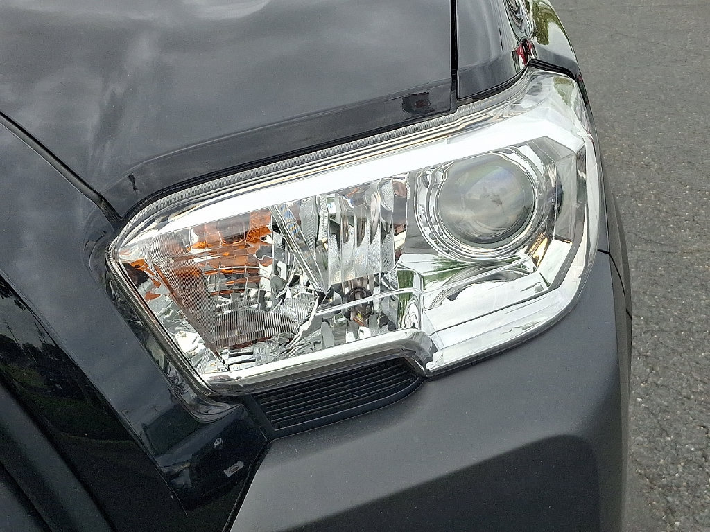 Certified 2021 Toyota Tacoma SR AWD/4WD image 9