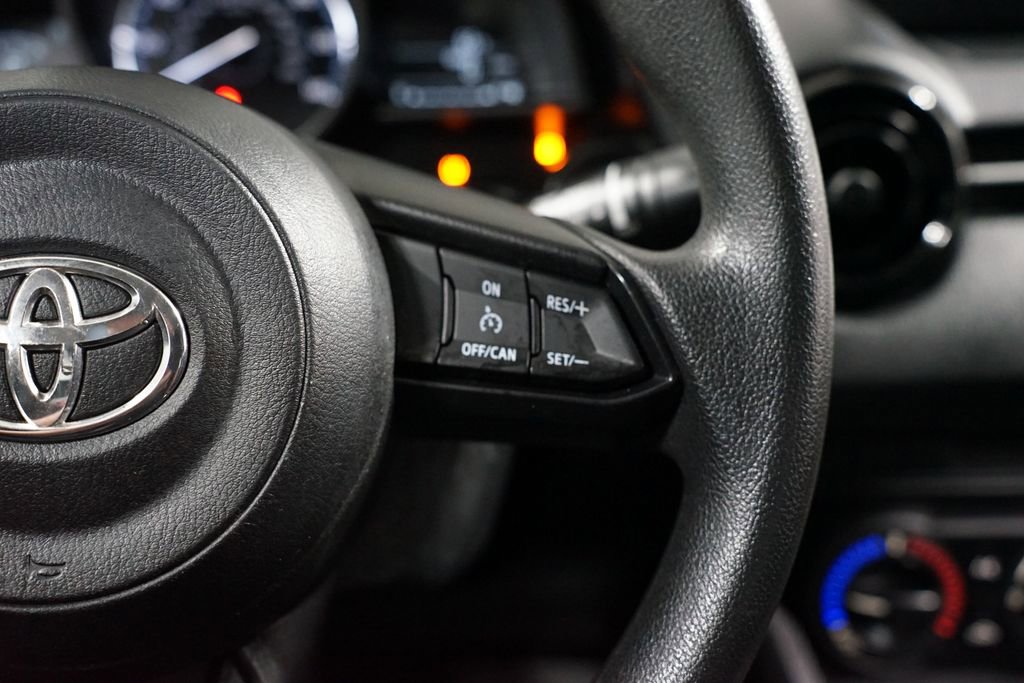 Used 2019 Toyota Yaris L FWD image 13
