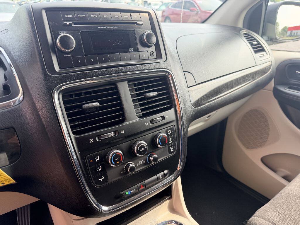 Used 2013 Dodge Grand Caravan SXT FWD image 12