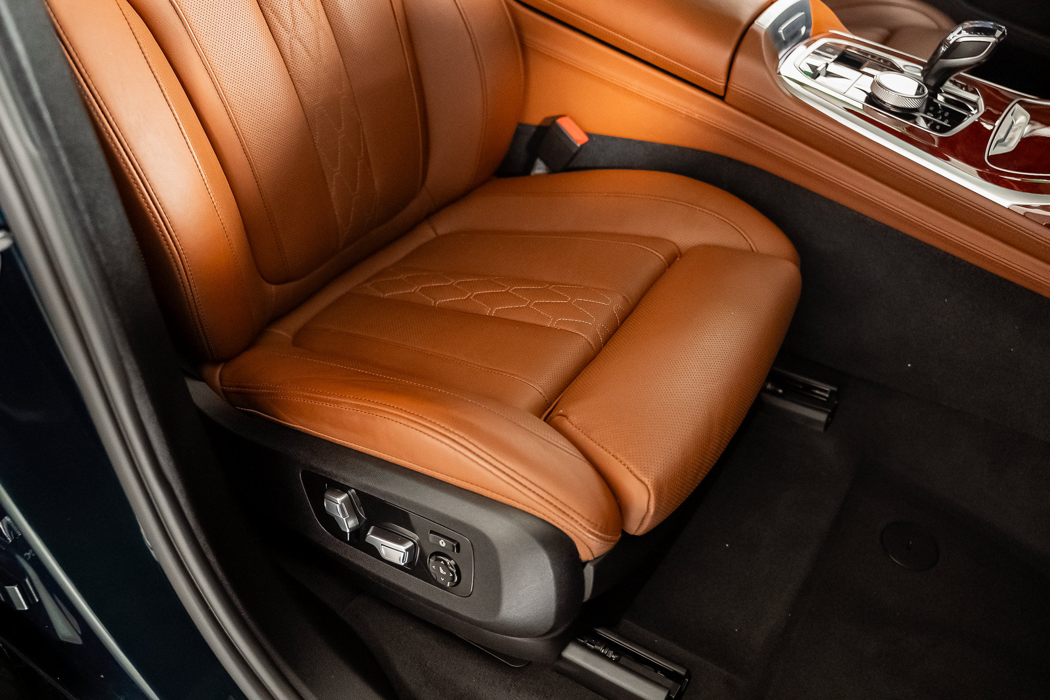 Used 2022 BMW ALPINA XB7 AWD/4WD image 42