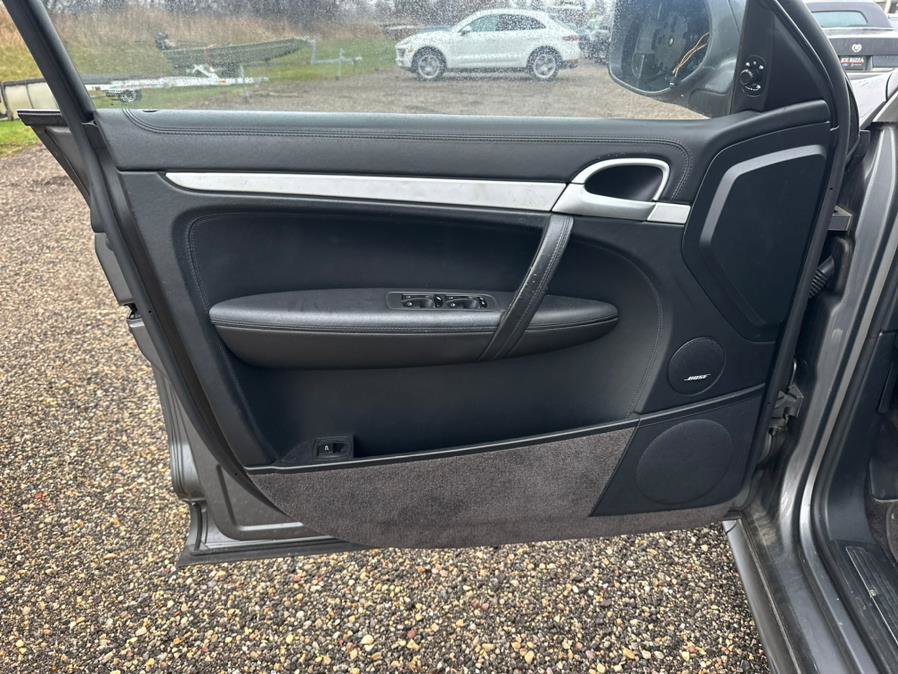 Used 2008 Porsche Cayenne Turbo image 9