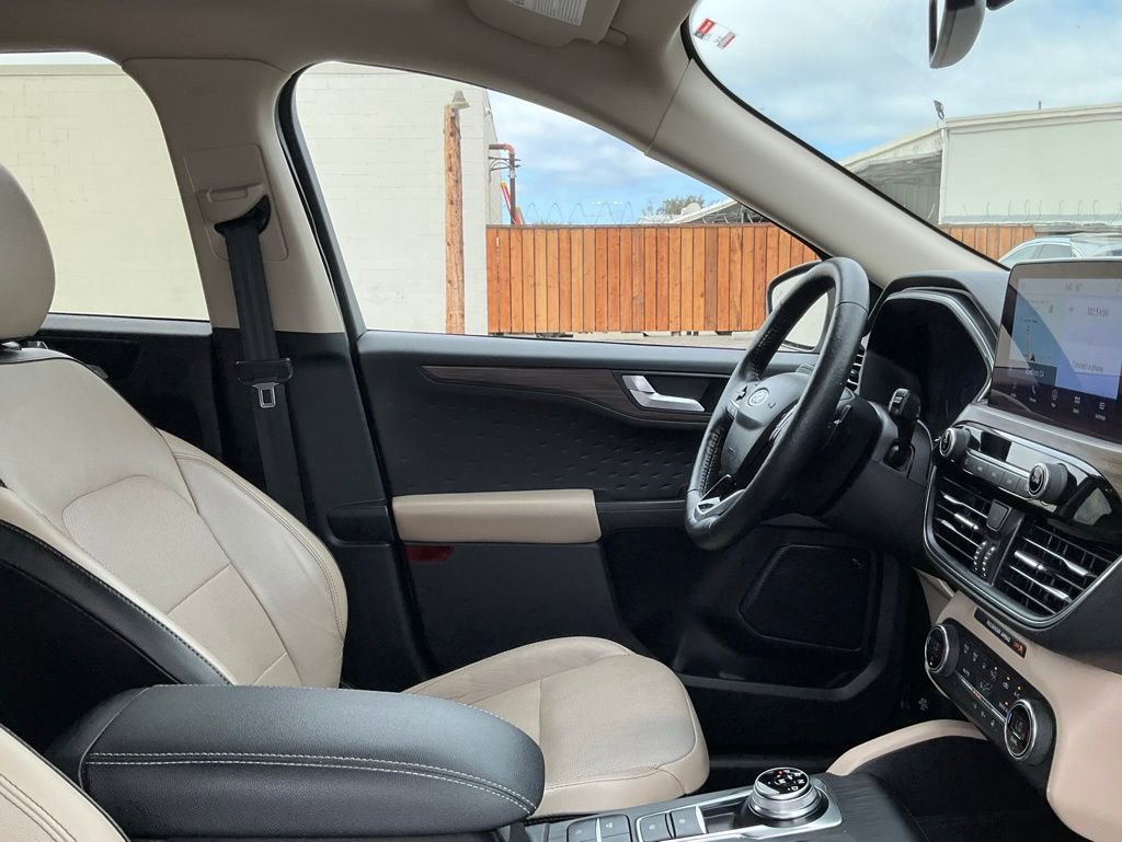 Used 2020 Ford Escape Titanium w/ Titanium Premium Package 2.0 image 37