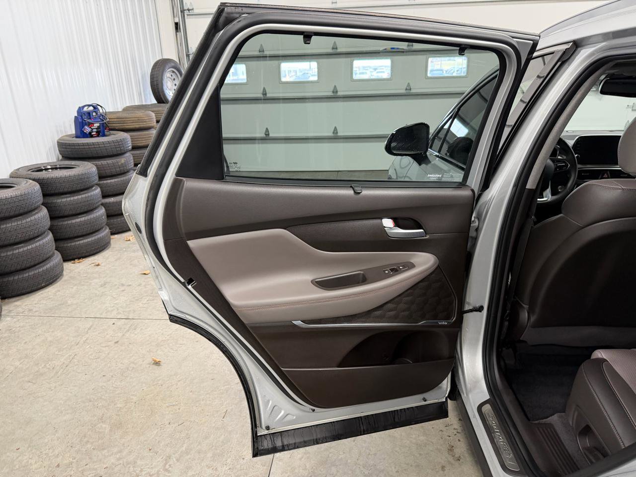 Used 2019 Hyundai Santa Fe Limited AWD/4WD image 33