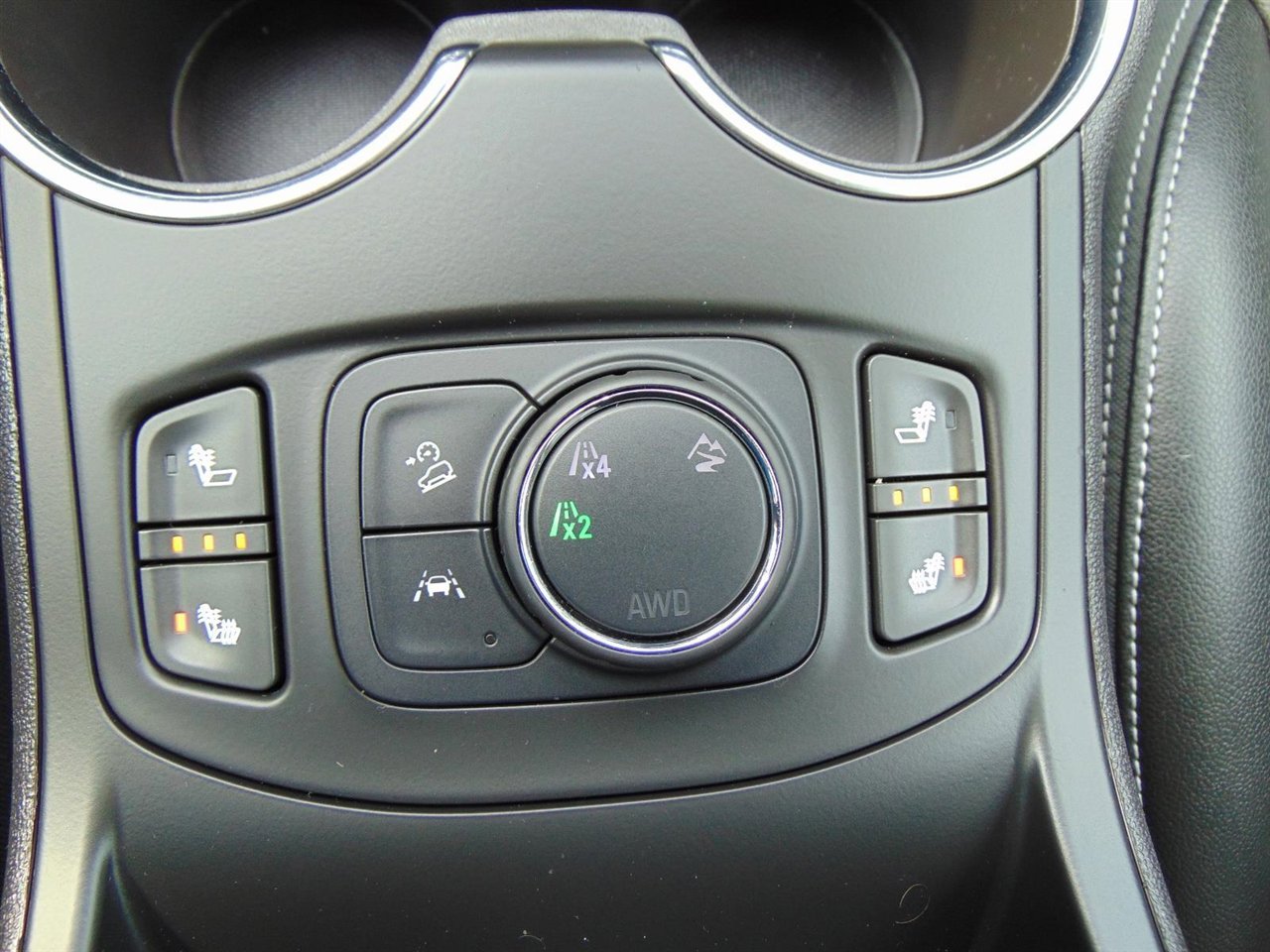 Used 2023 GMC Terrain SLT image 32