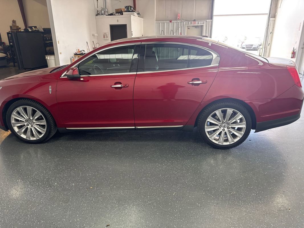 Used 2013 Lincoln MKS AWD image 7