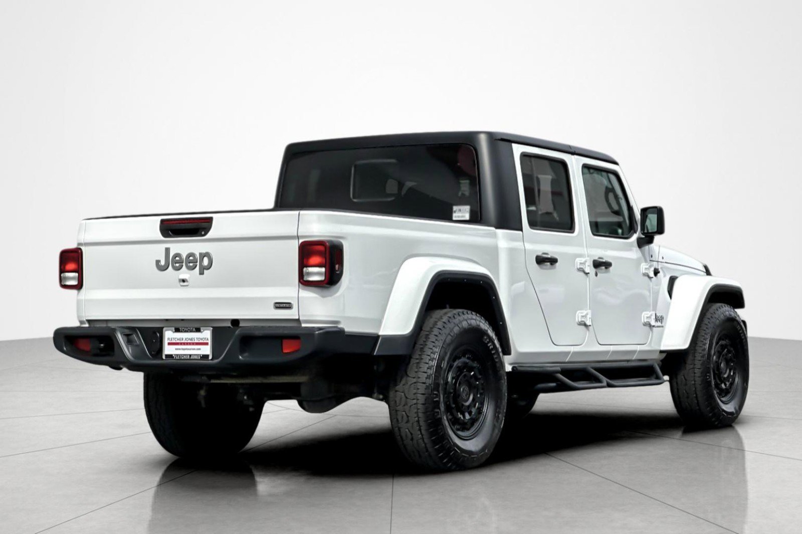 Used 2023 Jeep Gladiator Overland AWD/4WD image 5