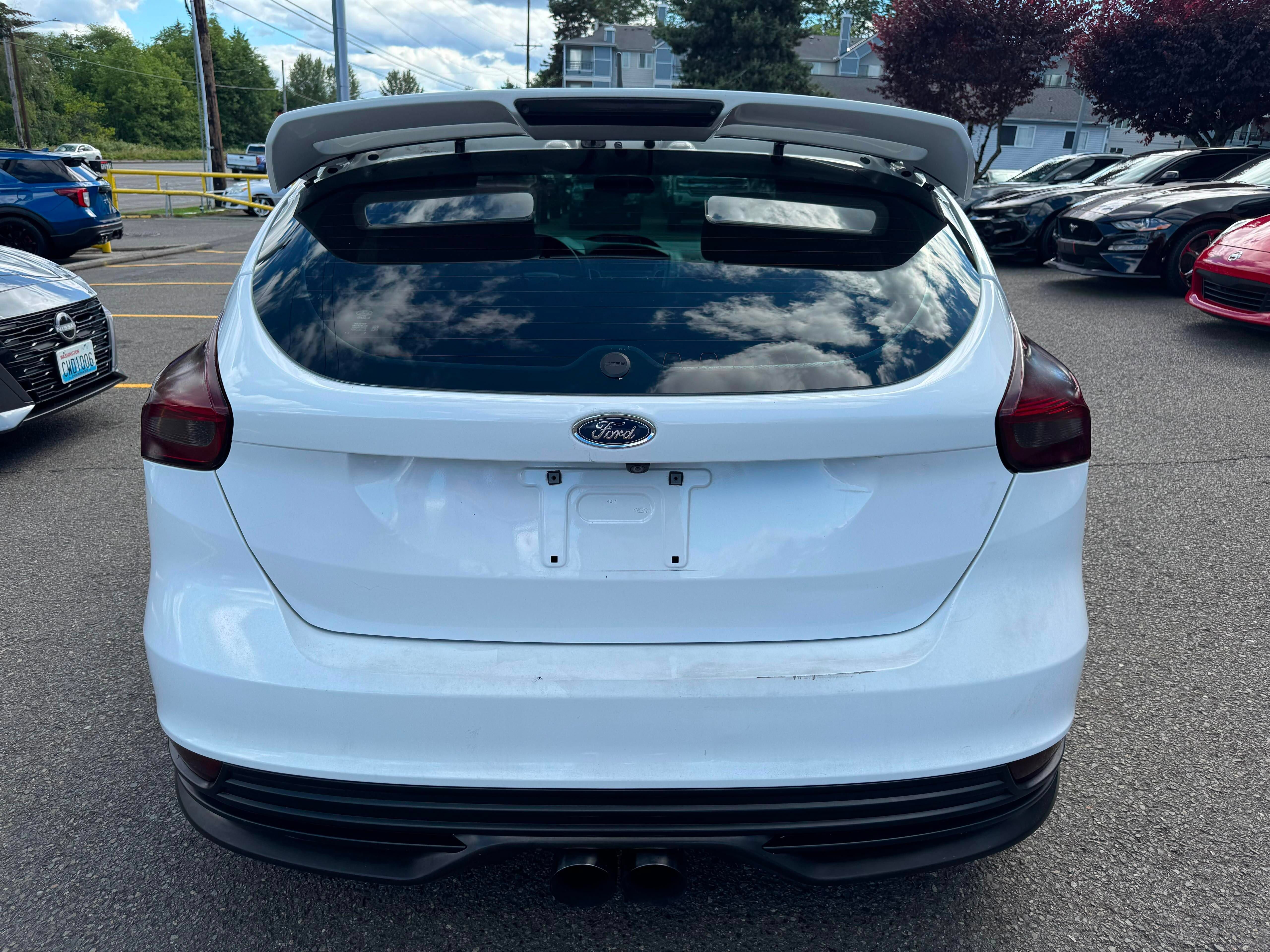 Used 2018 Ford Focus ST FWD image 6