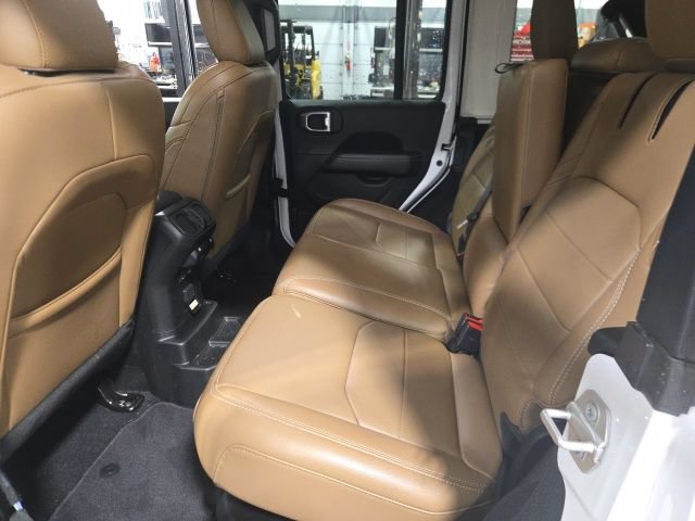 Used 2023 Jeep Wrangler Unlimited Sahara w/ Cold Weather Group AWD/4WD image 13