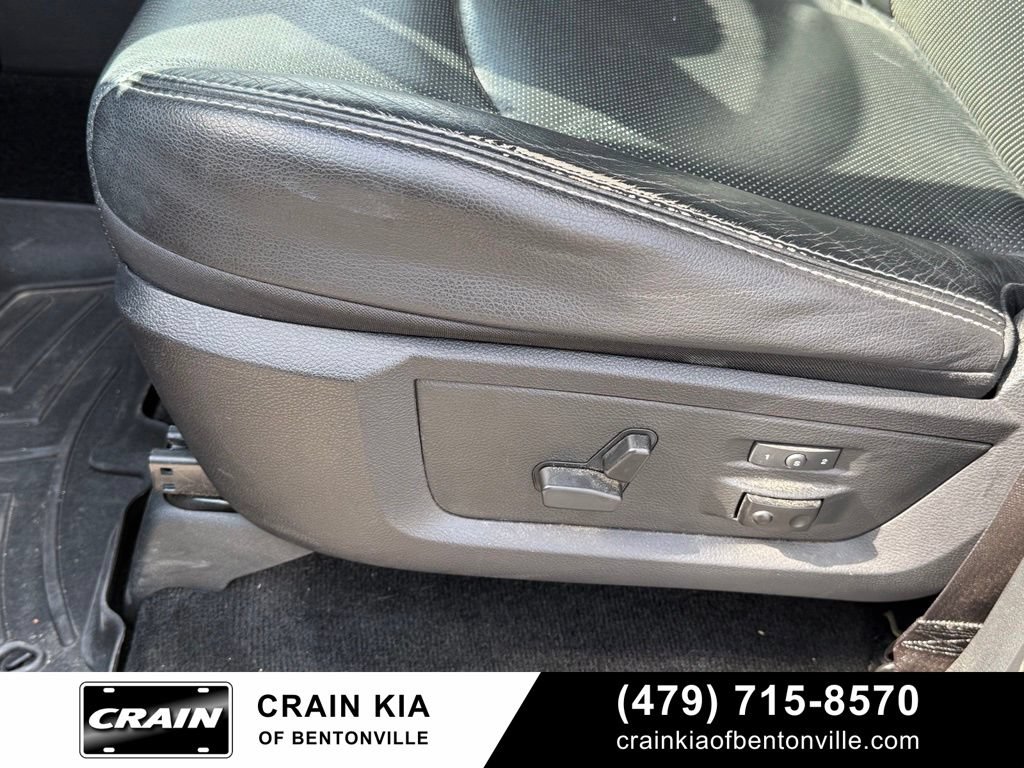 Used 2016 RAM 1500 Laramie w/ Convenience Group AWD/4WD image 11