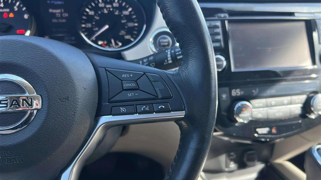 Used 2018 Nissan Rogue Sport SV w/ SV Technology Package image 14