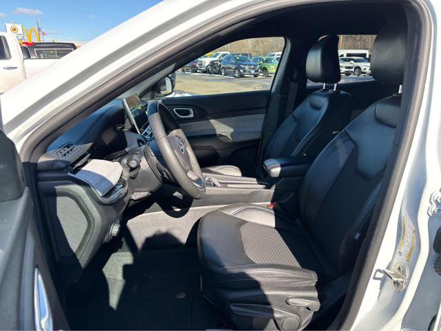 Used 2024 Jeep Compass Latitude AWD/4WD image 17
