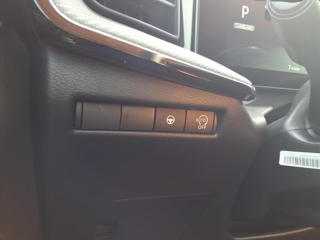 New 2026 Nissan Kicks SR image 13