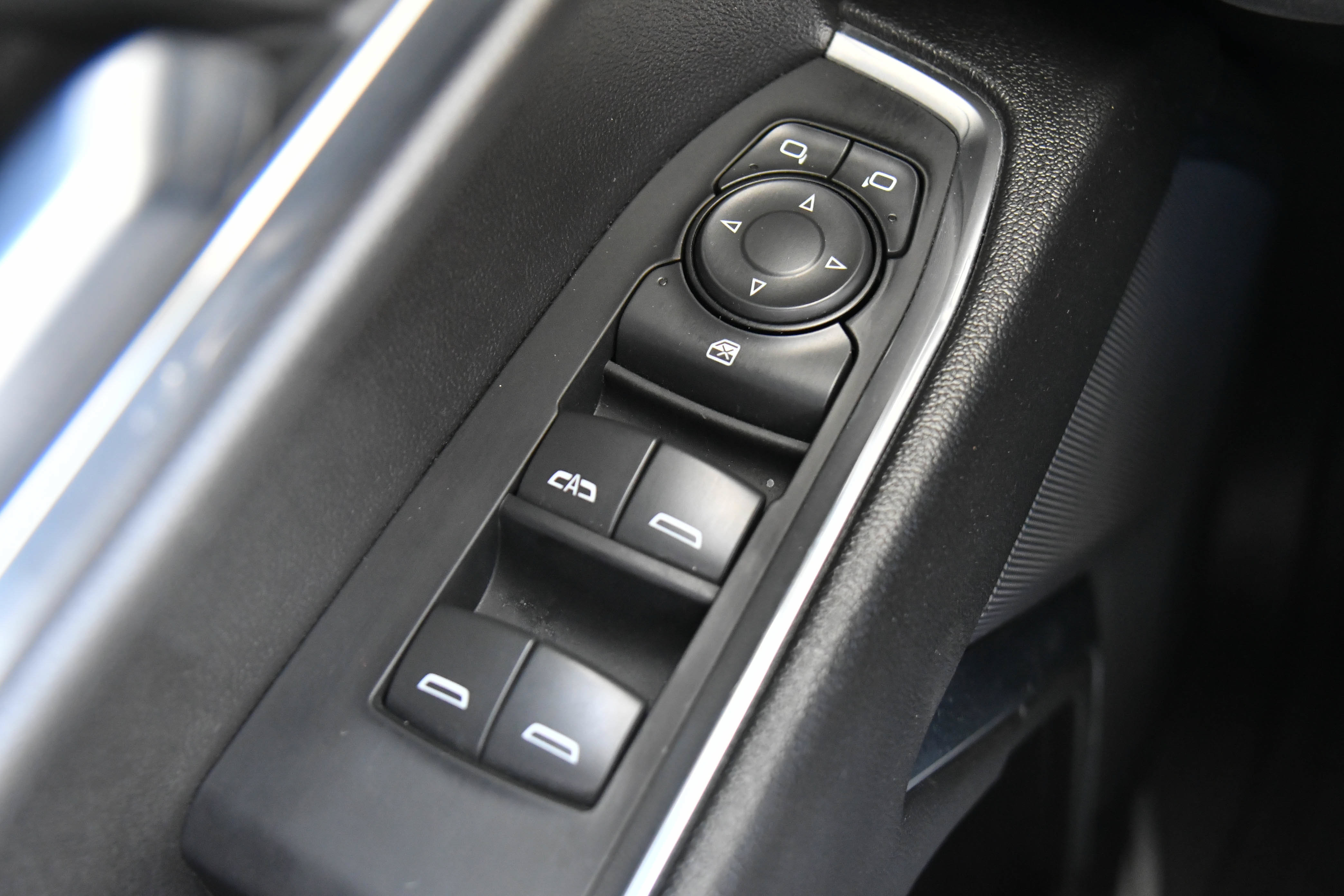Used 2022 Chevrolet Silverado 1500 LT AWD/4WD image 33