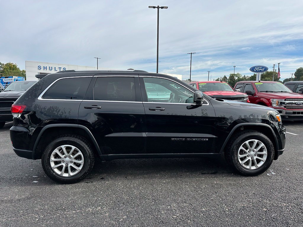 Used 2021 Jeep Grand Cherokee Laredo X AWD/4WD image 4