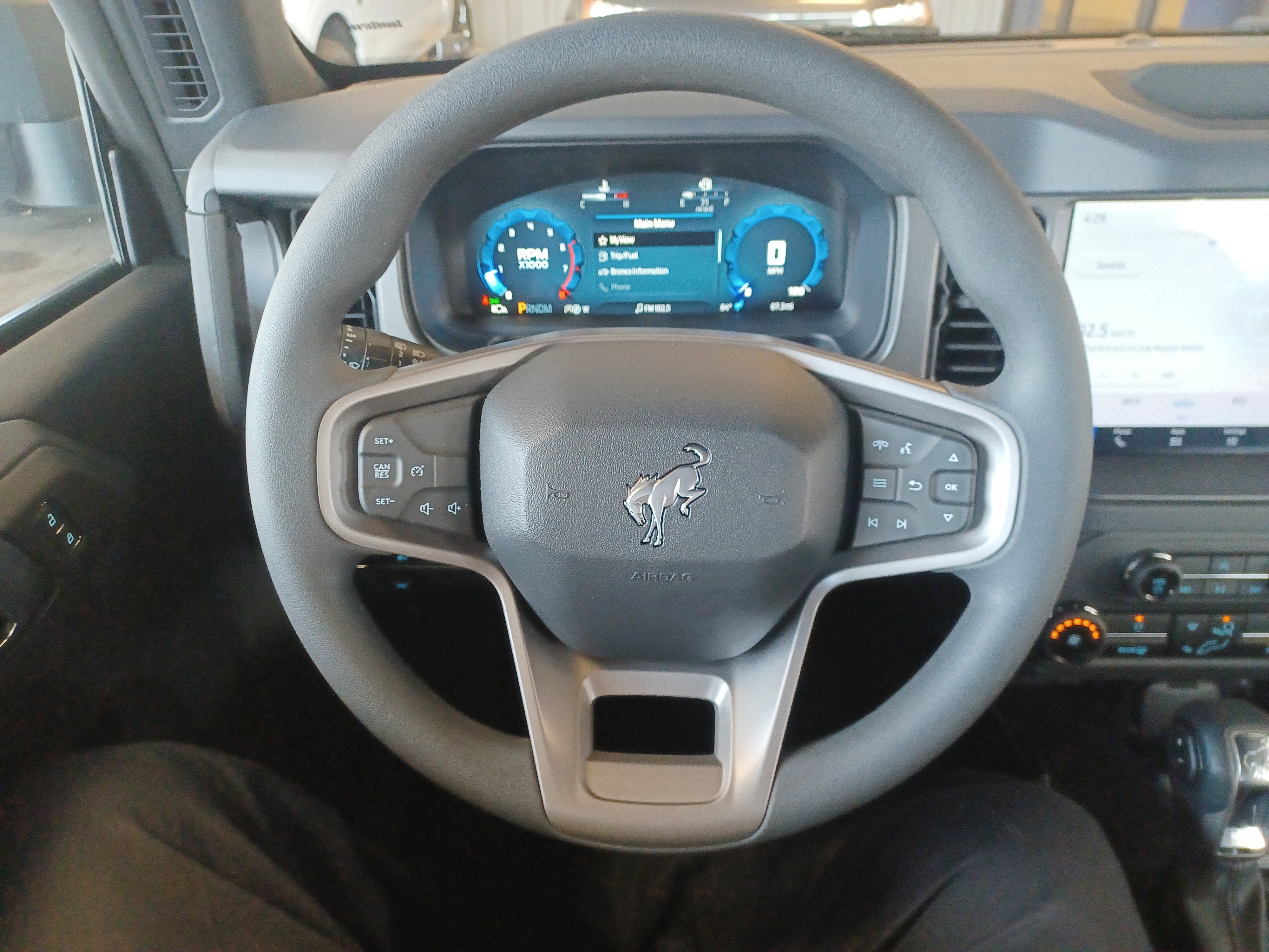 New 2025 Ford Bronco 4-Door image 24